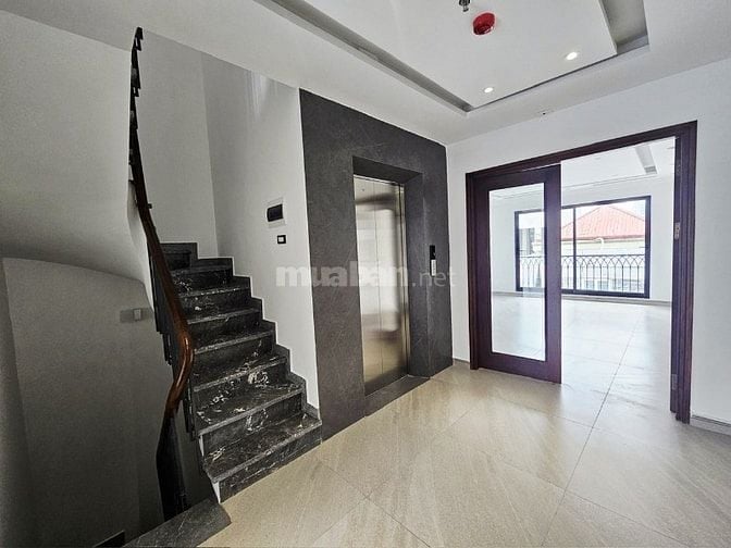 Bán nhà Hoàng Quốc Việt P/Lô ô tô tránh vỉa hè, Dt 65m2, 7t, mt 4.5m,  Bán nhà Hoàng Quốc Việt P/Lô ô tô tránh vỉa hè, Dt 65m2, 7t, mt 4.5m,