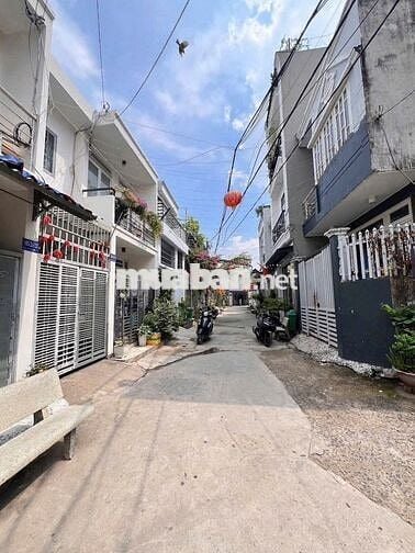 Bán đất hẻm 6m 105 Vườn Lài, DT: 4,5x12m. (52m2) Tặng kho trên đất.