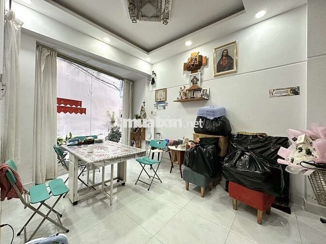 Rất đẹp, Đ. Nguyễn Văn Trỗi, P8, Phú Nhuận. Chỉ 4tỷ95