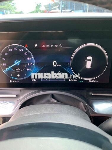 Kia Carnival 2022 2.2D Luxury 8 chỗ - 58000 km