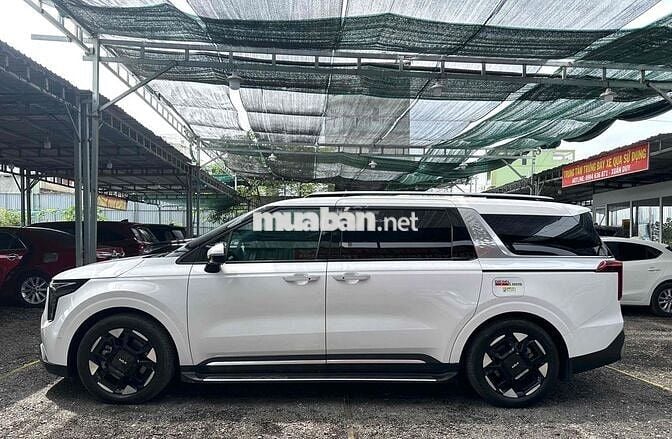 Kia Carnival 2.2D Premium 8 chỗ 2024 - 72000km