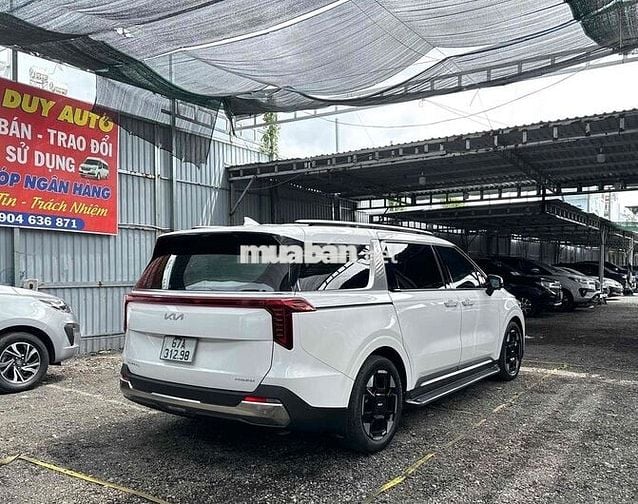 Kia Carnival 2.2D Premium 8 chỗ 2024 - 72000km