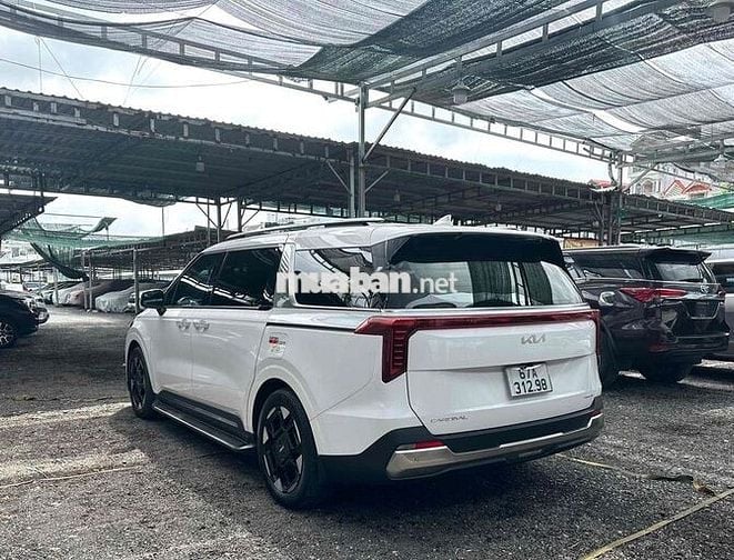 Kia Carnival 2.2D Premium 8 chỗ 2024 - 72000km