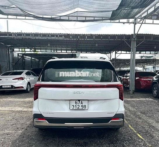 Kia Carnival 2.2D Premium 8 chỗ 2024 - 72000km
