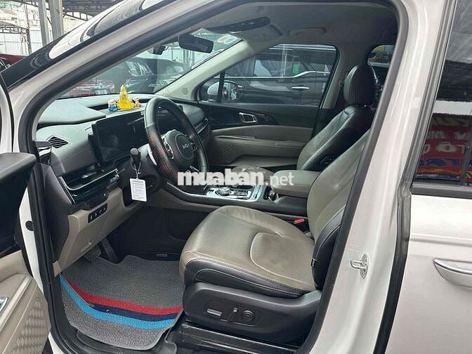 Kia Carnival 2.2D Premium 8 chỗ 2024 - 72000km