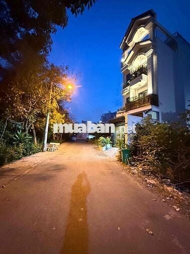 SIÊU PHẨM NHÀ 4 TẦNG VIEW SÔNG HƯỚNG ĐÔNG NAM