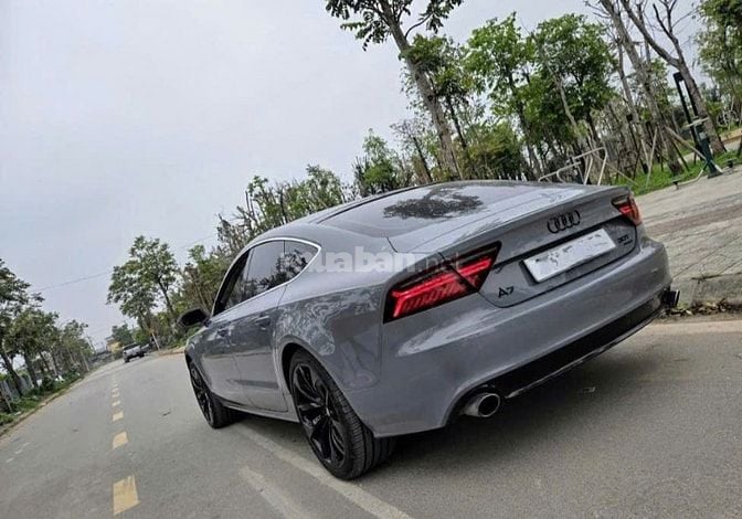 Bán xe ô tô Audi A7, máy zin, mầu ghi, đời 2011 đã lên form 2017