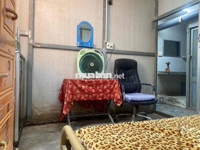 phòng tầng 3 đầy đủ nội thất giờ giấc tự do cửa vân tay