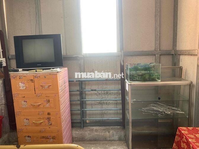 phòng tầng 3 đầy đủ nội thất giờ giấc tự do cửa vân tay