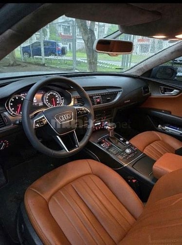 Bán xe ô tô Audi A7, máy zin, mầu ghi, đời 2011 đã lên form 2017