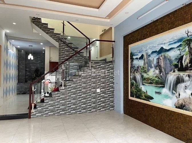 NHÀ ĐẸP 3 TẦNG - GẦN LÀNG ĐH THỦ ĐỨC  - GIÁ 4.9 tỷ