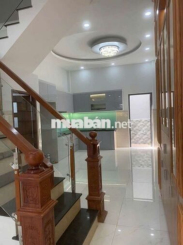 Nhà LÊ VĂN QUỚI [4x17, 3 lầu, 5pn, 4toilet] 15tr/tháng