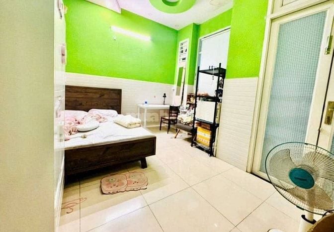 NHÀ ĐẸP 3 TẦNG - GẦN LÀNG ĐH THỦ ĐỨC  - GIÁ 4.9 tỷ