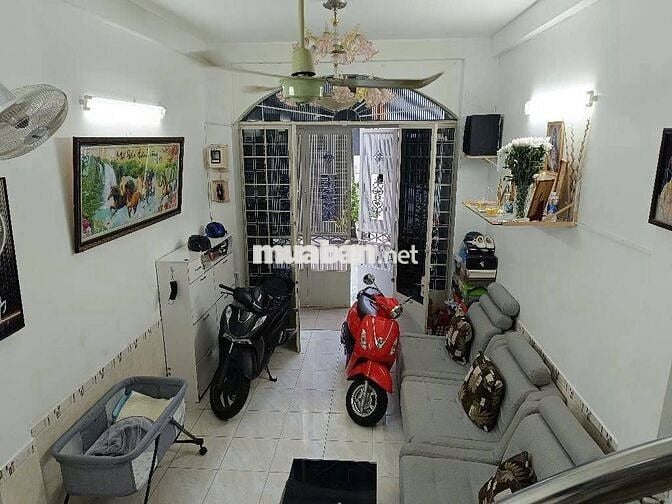 NHÀ 2 TẦNG BTCT ÂU DƯƠNG LÂN SÁT QUẬN 1_ HẺM XE HƠI _ 41M_ 6.6 TỎI