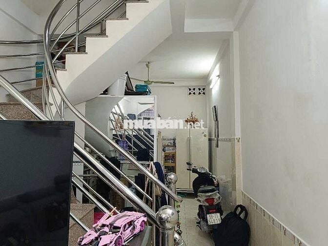 NHÀ 2 TẦNG BTCT ÂU DƯƠNG LÂN SÁT QUẬN 1_ HẺM XE HƠI _ 41M_ 6.6 TỎI