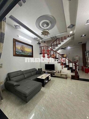 nhà 2 tầng full Nội Thất có 3 phòng ngủ 3wc, hẻm Bình Thành BHH B