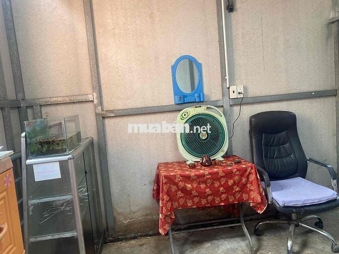 phòng tầng 3 đầy đủ nội thất giờ giấc tự do cửa vân tay