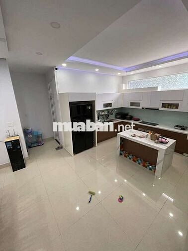 Nhà 80 m2 bán 5 tỷ đường Lê Thị Riêng phường Thới An quận 12