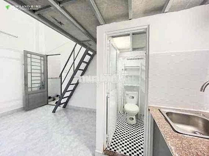 Phòng 1 trệt 1 lầu , Có cửa sổ trời , gần cầu phú mỹ quận 7