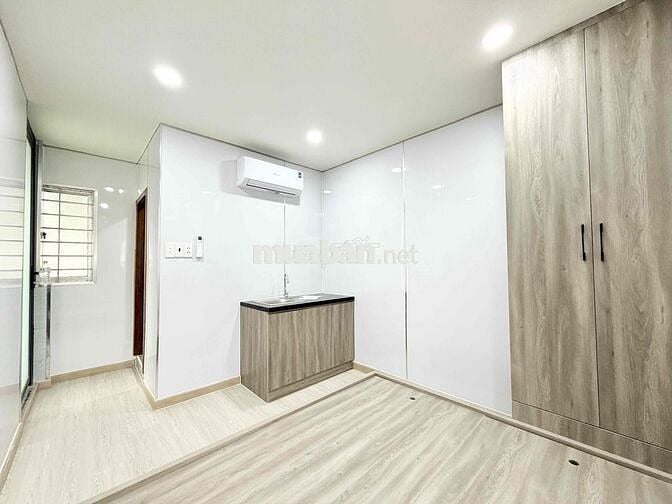 Phòng Ban Công - Cửa Sổ FullNT Mới 100% Ngay Phan Xích Long