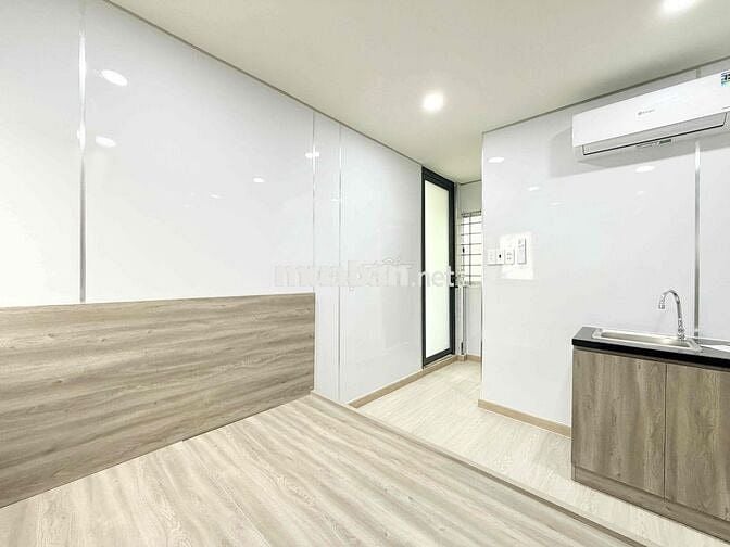 Phòng Ban Công - Cửa Sổ FullNT Mới 100% Ngay Phan Xích Long