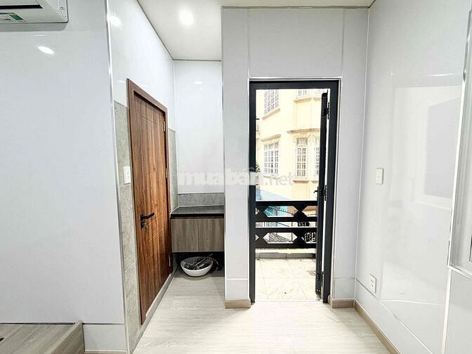 Phòng Ban Công - Cửa Sổ FullNT Mới 100% Ngay Phan Xích Long