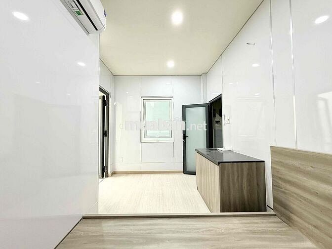 Phòng Ban Công - Cửa Sổ FullNT Mới 100% Ngay Phan Xích Long