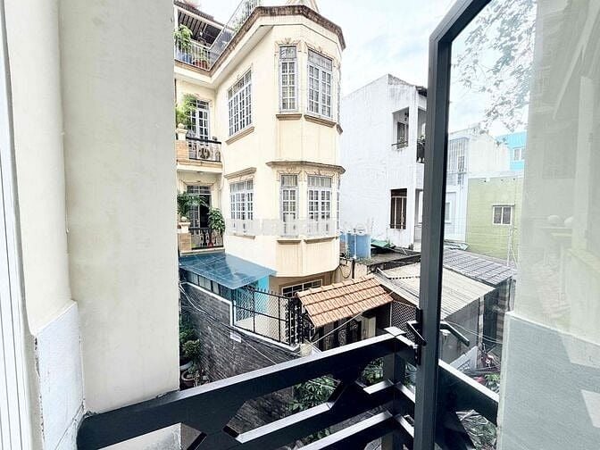 Phòng Ban Công - Cửa Sổ FullNT Mới 100% Ngay Phan Xích Long