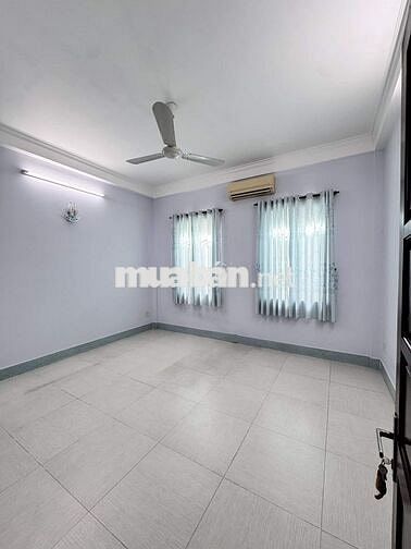 Cho thuê nhà mặt tiền 90m2 3 tầng + sân thượng