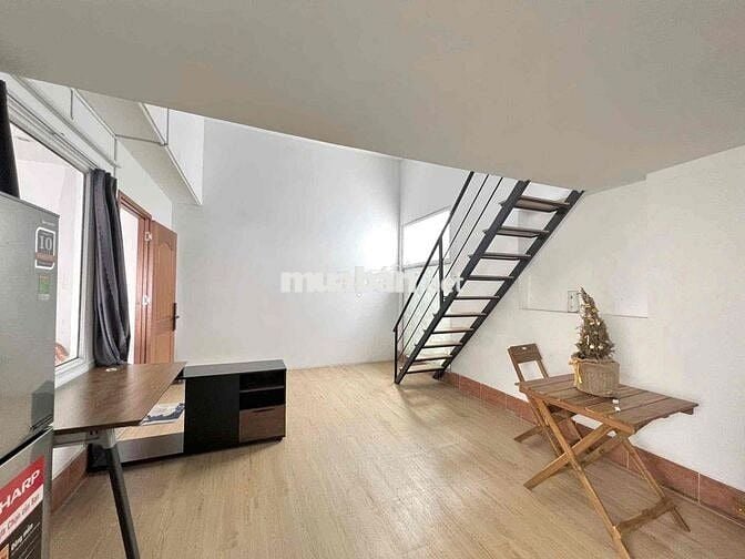 CĂN HỘ GÁC LỬNG FULL NỘI THẤT CỬA SỔ NGAY SÂN BAY TÂN BÌNH