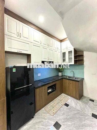 Nhà thái thịnh 70m- 4,7tỷ- ngõ ô tô- lô góc kinh doanh