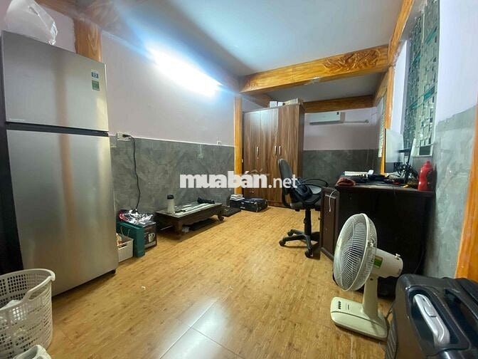 Sang nhượng phòng 43A ngõ 145 Quan Nhân