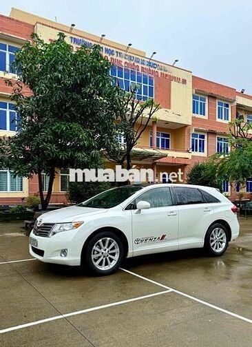 Toyota Venza, xe gia đình cán bộ sử dụng giữ gìn