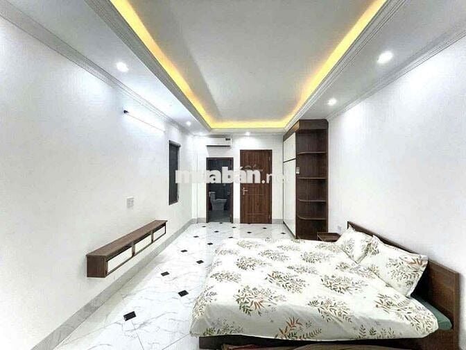 Nhà thái thịnh 70m- 4,7tỷ- ngõ ô tô- lô góc kinh doanh