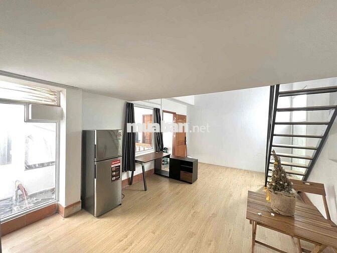 CĂN HỘ GÁC LỬNG FULL NỘI THẤT CỬA SỔ NGAY SÂN BAY TÂN BÌNH