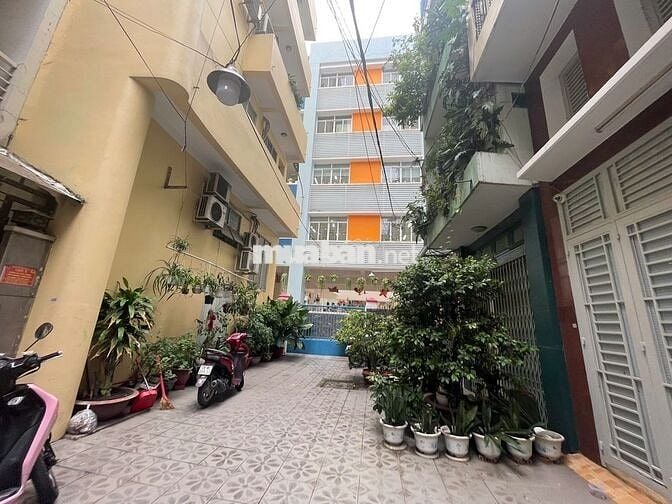 Giá rẻ 3x Triệu bao thuế - Nhà 30 Phó Đức Chính, Quận 1 - 4TẦNG/4PN