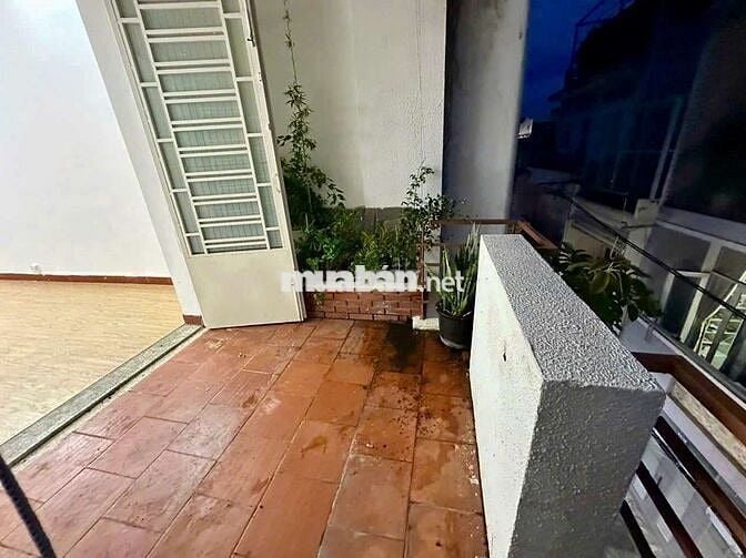 Nhà VIP Lê Quang Định – Hẻm Xe Hơi – 5PN Sân Thượng – 24Tr/Tháng