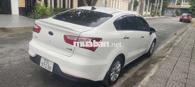 Kia Rio Sedan 2016 số sàn, màu trắng