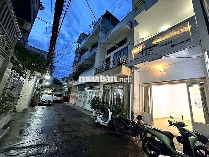 Nhà VIP Lê Quang Định – Hẻm Xe Hơi – 5PN Sân Thượng – 24Tr/Tháng