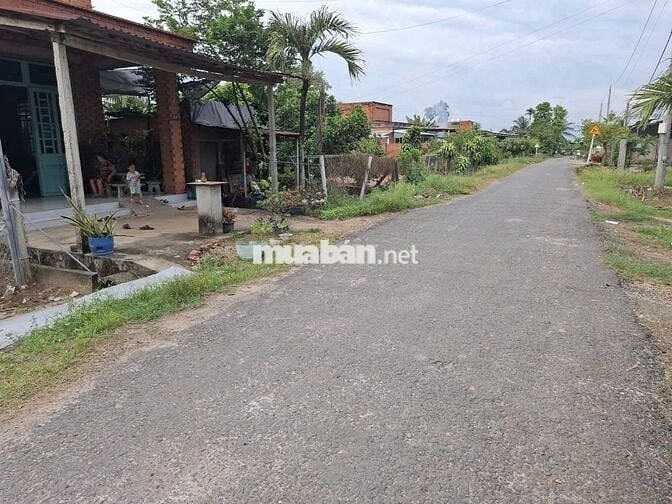 8m mặt tiền đường nhựa thông. Sổ sẵn, có thổ cư. 1,05 tỷ