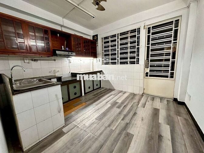 Nhà VIP Lê Quang Định – Hẻm Xe Hơi – 5PN Sân Thượng – 24Tr/Tháng