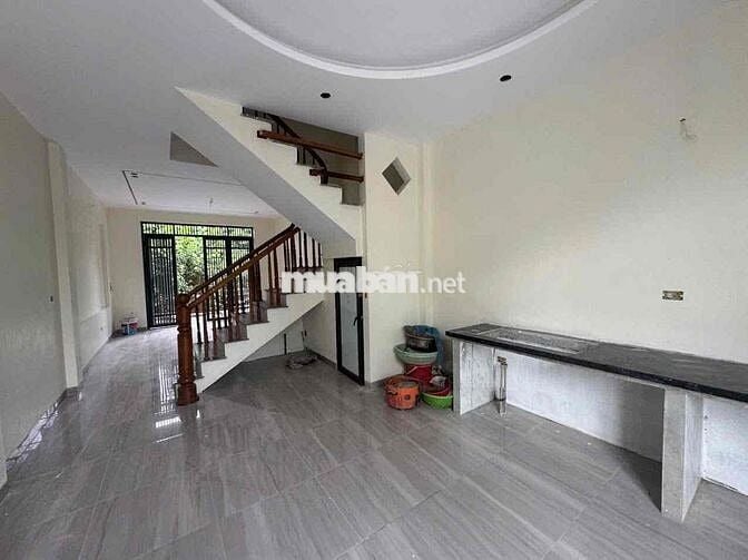 4,2 tỷ ô tô để gara nhà Gần đh Thể Dục Thể Thao 4,2 tỷ ô tô để gara nhà Gần đh Thể Dục Thể Thao