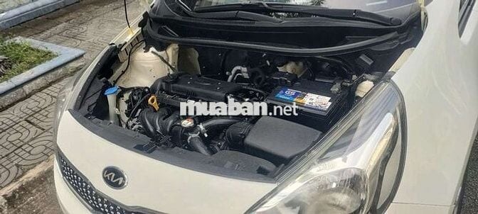 Kia Rio Sedan 2016 số sàn, màu trắng