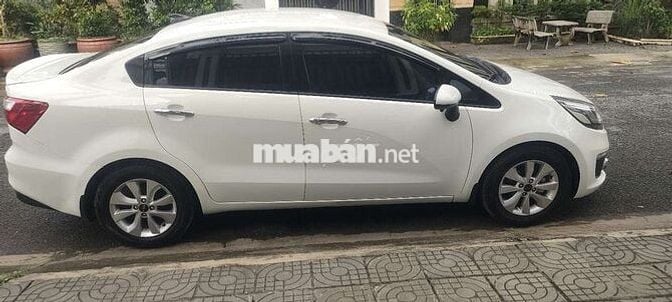 Kia Rio Sedan 2016 số sàn, màu trắng