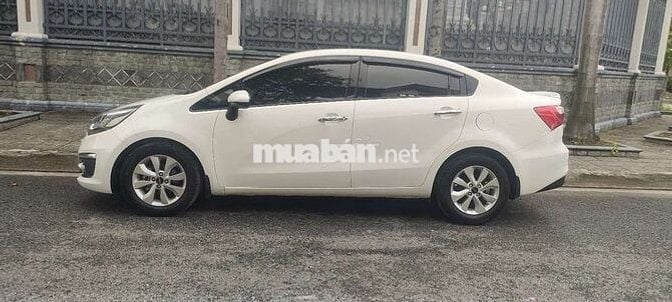 Kia Rio Sedan 2016 số sàn, màu trắng