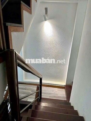 Nhà VIP Lê Quang Định – Hẻm Xe Hơi – 5PN Sân Thượng – 24Tr/Tháng