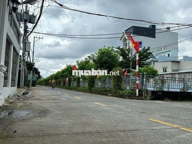 cần bán đất chính chủ giá tốt,  mặt tiền , khu vực dân cư đông đúc