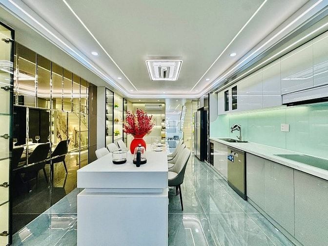 ⭐️Siêu phẩm 4 Lầu THANG MÁY tuyệt đẹp Cao cấp hẻm XH Nguyễn Văn Khối