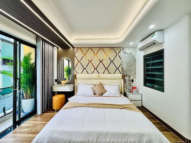 ⭐️Siêu phẩm 4 Lầu THANG MÁY tuyệt đẹp Cao cấp hẻm XH Nguyễn Văn Khối