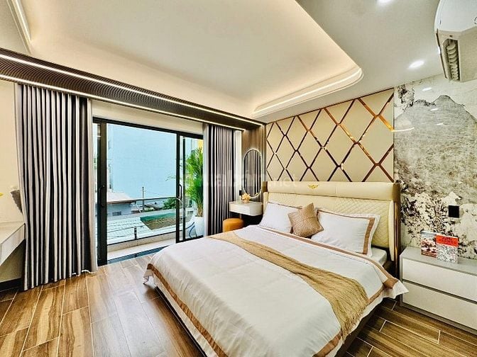 ⭐️Siêu phẩm 4 Lầu THANG MÁY tuyệt đẹp Cao cấp hẻm XH Nguyễn Văn Khối